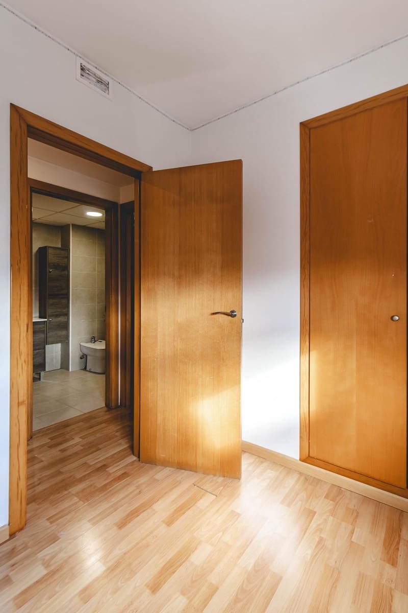 3 bedroom Flat for sale in Santa Barbara with pool - € 85,000 (Ref: 9586713)