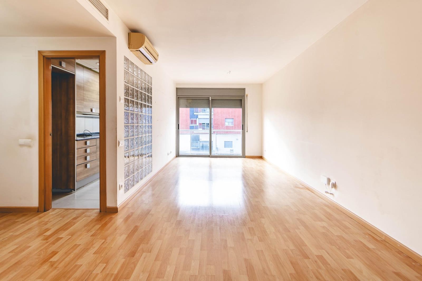 3 bedroom Flat for sale in Santa Barbara with pool - € 85,000 (Ref: 9586713)