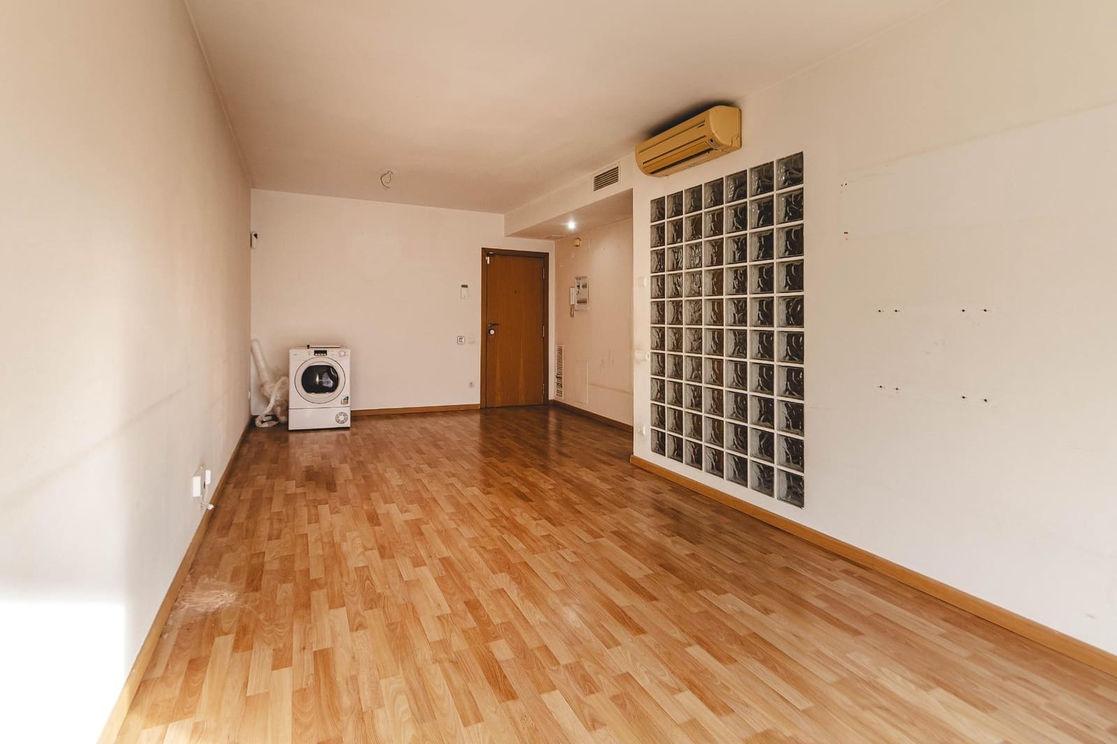 3 bedroom Flat for sale in Santa Barbara with pool - € 85,000 (Ref: 9586713)