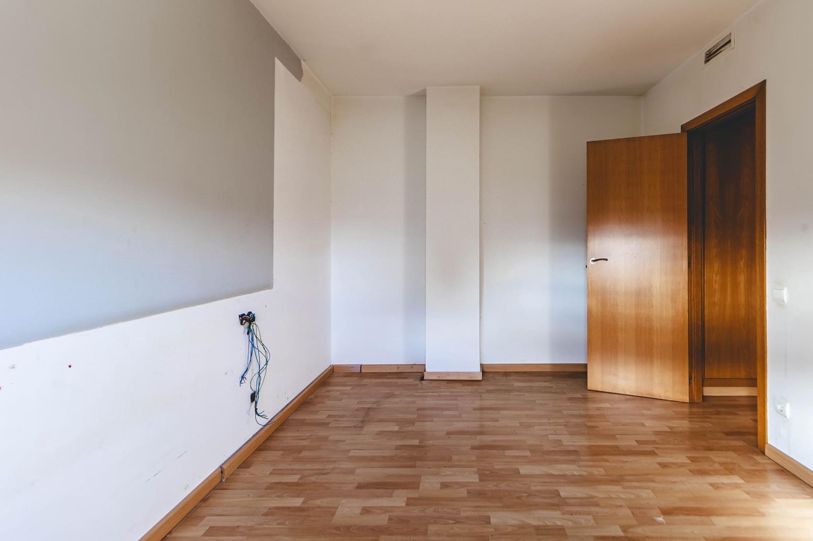 3 bedroom Flat for sale in Santa Barbara with pool - € 85,000 (Ref: 9586713)