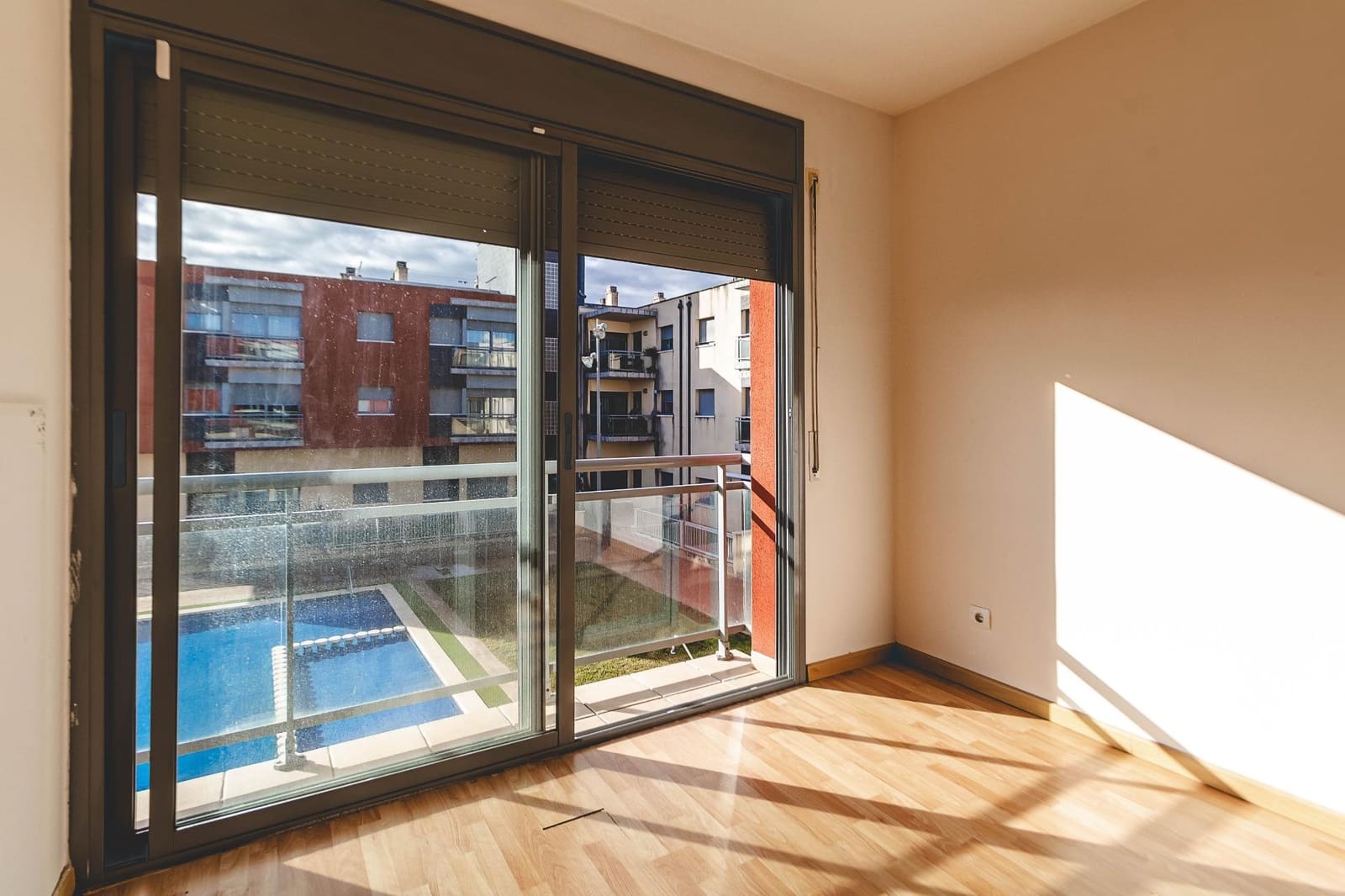 3 bedroom Flat for sale in Santa Barbara with pool - € 85,000 (Ref: 9586713)