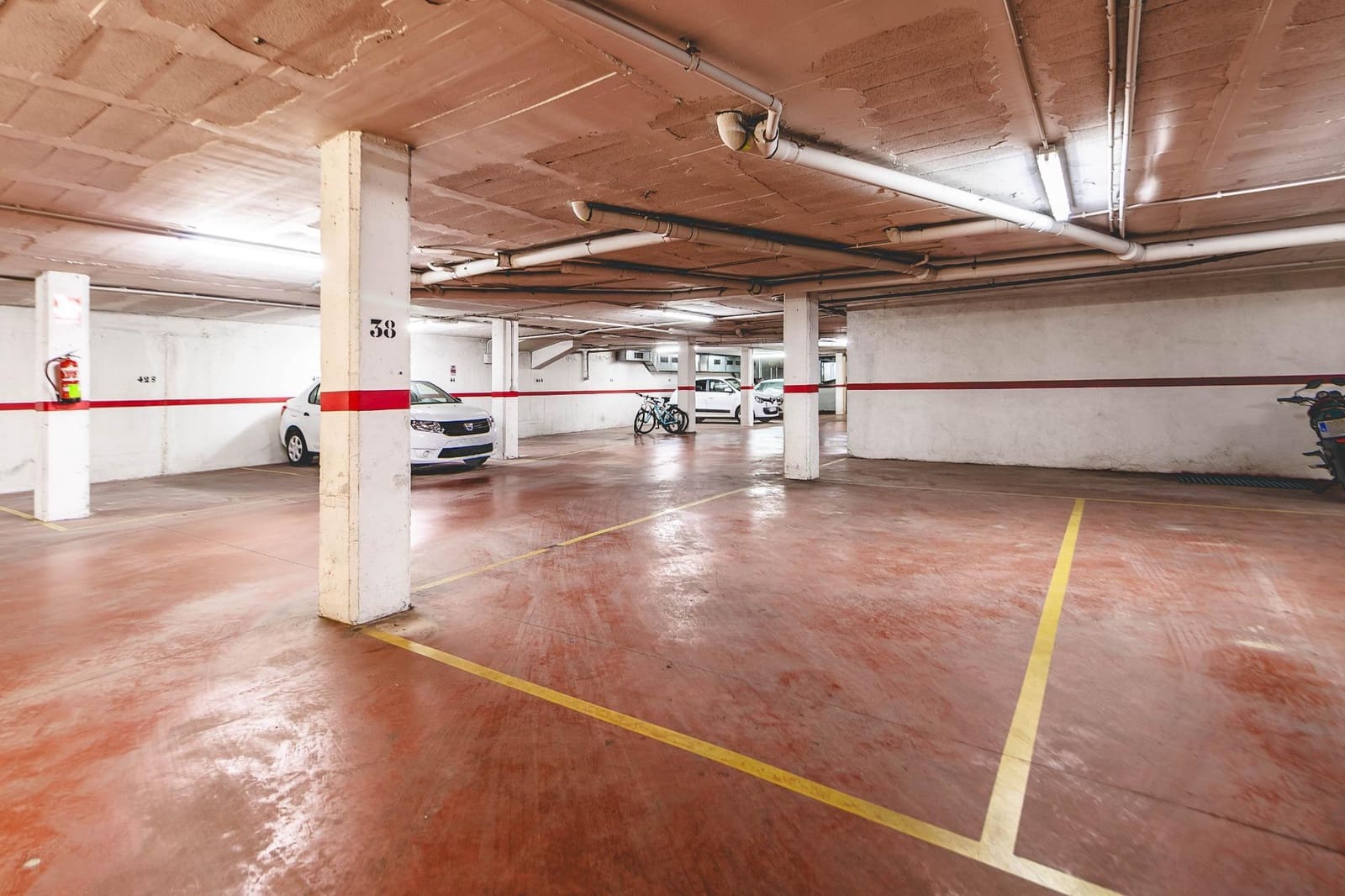 3 bedroom Flat for sale in Santa Barbara with pool - € 85,000 (Ref: 9586713)