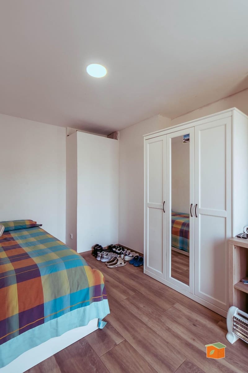 4 bedroom Apartment for sale in Tortosa - € 132,000 (Ref: 9698911)