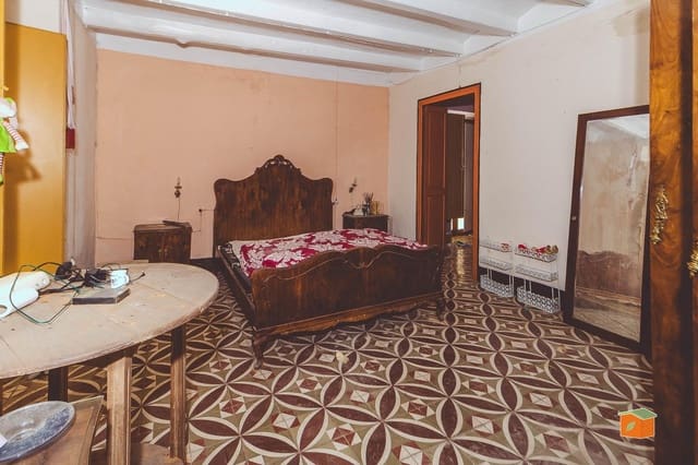 8 makuuhuone Omakotitalo myytävänä paikassa Santa Bàrbara - 65 000 € (Ref: 9702090)