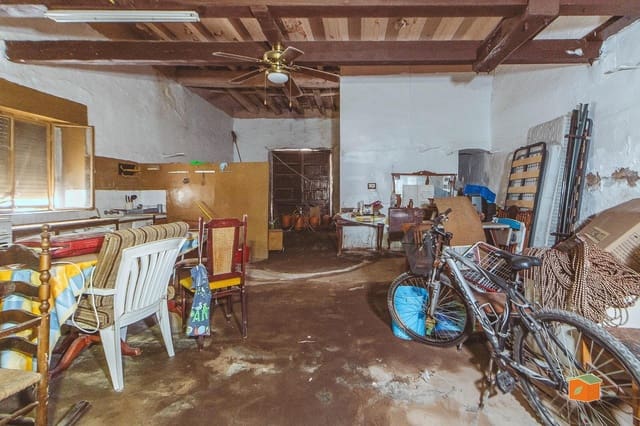 8 makuuhuone Omakotitalo myytävänä paikassa Santa Bàrbara - 65 000 € (Ref: 9702090)