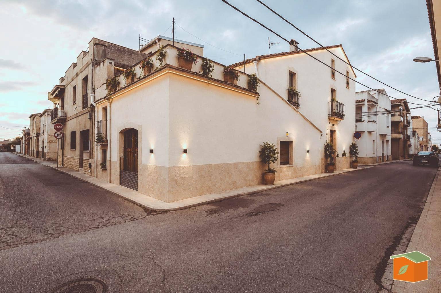 8 bedroom Townhouse for sale in Santa Barbara - € 65,000 (Ref: 9702090)