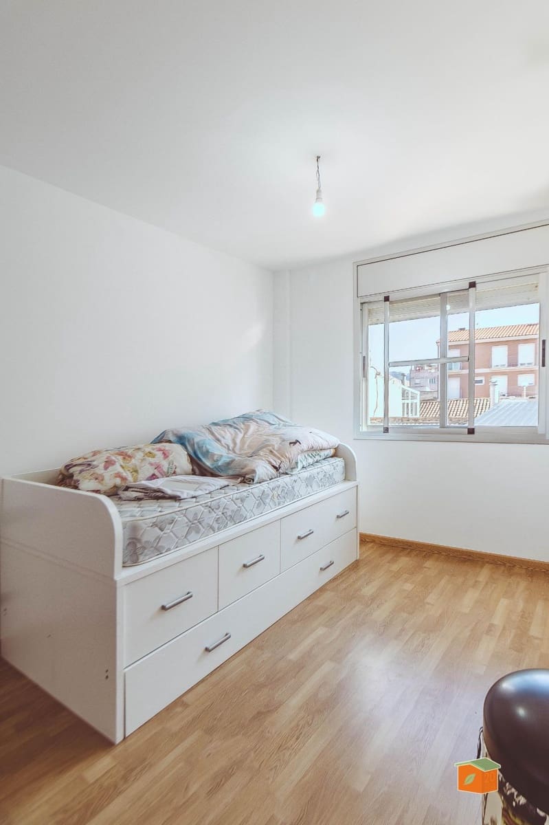 Piso de 3 habitaciones en Santa Bàrbara en venta con garaje - 108.000 € (Ref: 9806607)