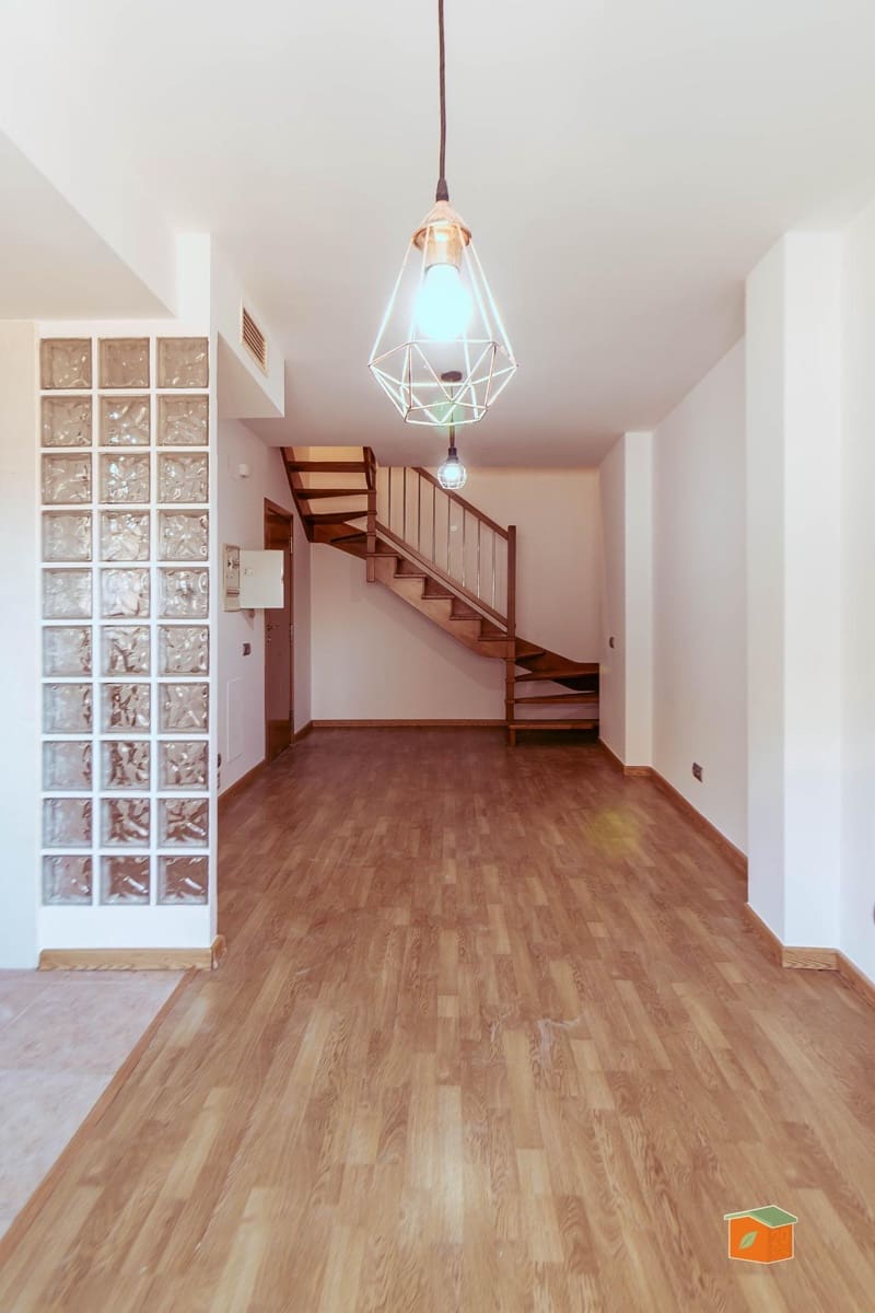 Piso de 2 habitaciones en Santa Bàrbara en venta - 94.000 € (Ref: 9812283)