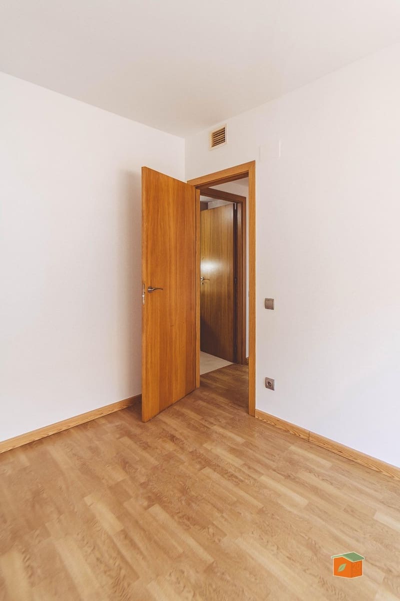 Piso de 2 habitaciones en Santa Bàrbara en venta - 94.000 € (Ref: 9812283)