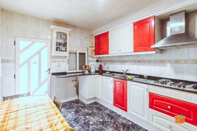 3 chambre Maison de Ville à vendre à Santa Bàrbara avec garage - 163 000 € (Ref: 9825419)
