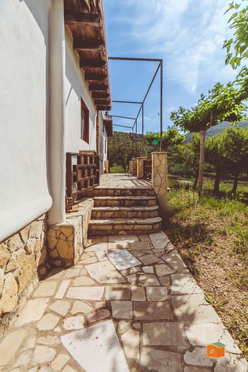 3 bedroom Villa for sale in Ulldecona with garage - € 162,000 (Ref: 9865370)