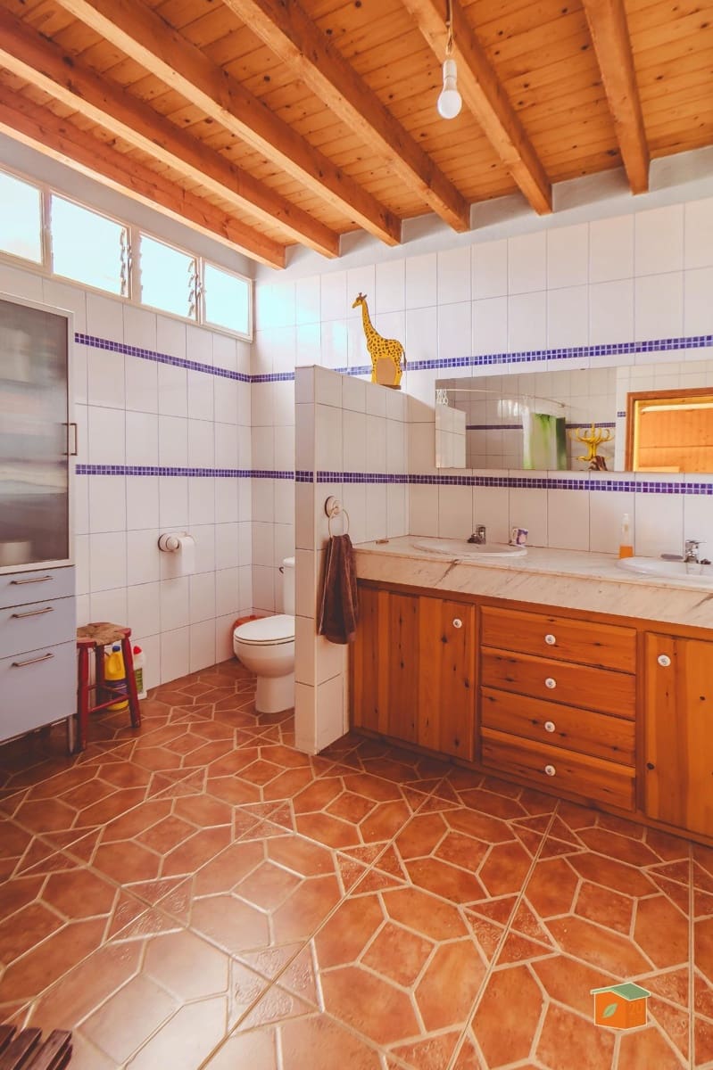 3 bedroom Villa for sale in Ulldecona with garage - € 162,000 (Ref: 9865370)