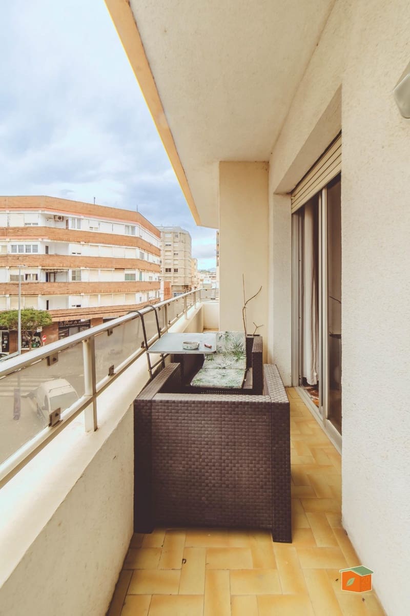 5 bedroom Flat for sale in Amposta - € 152,000 (Ref: 9876597)