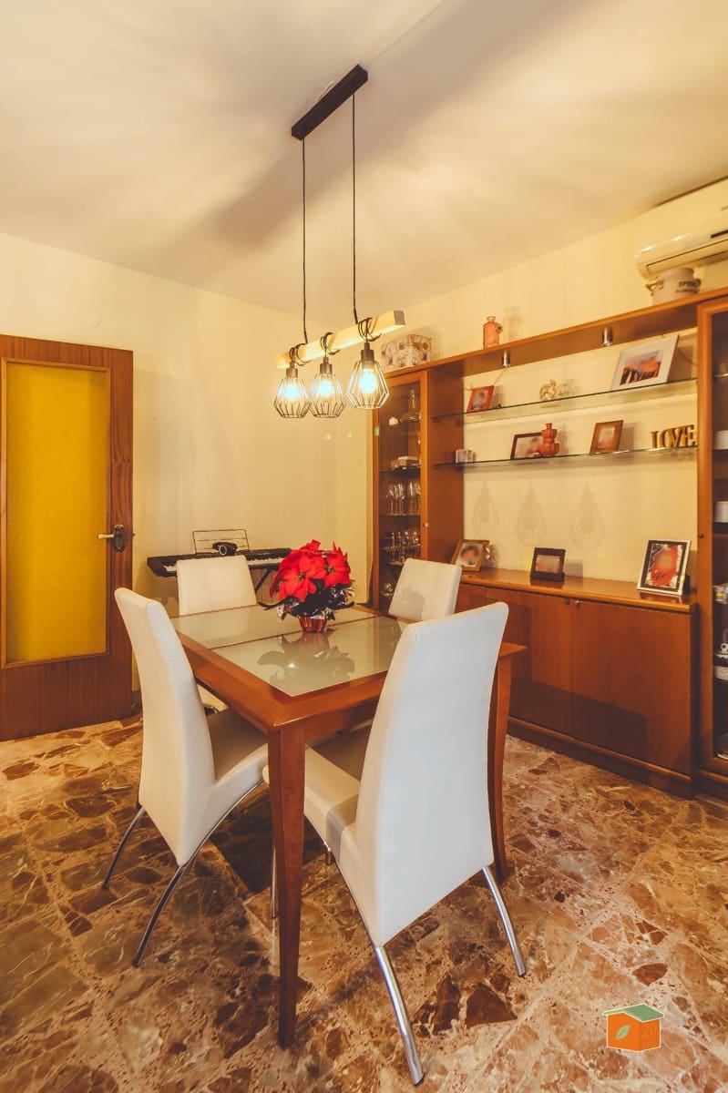 5 bedroom Flat for sale in Amposta - € 152,000 (Ref: 9876597)
