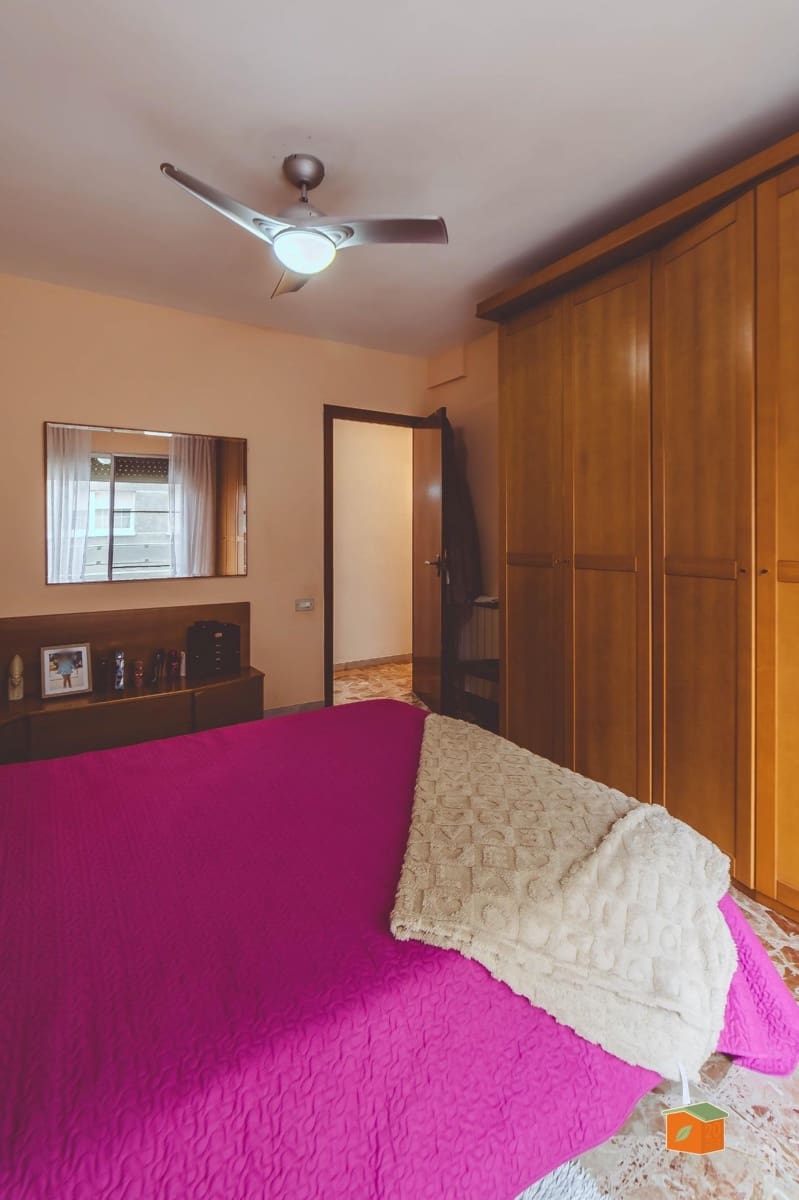 5 bedroom Flat for sale in Amposta - € 152,000 (Ref: 9876597)