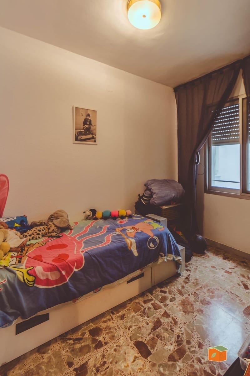 5 bedroom Flat for sale in Amposta - € 152,000 (Ref: 9876597)