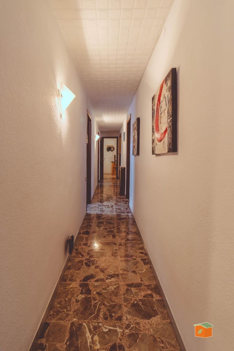 5 bedroom Flat for sale in Amposta - € 152,000 (Ref: 9876597)