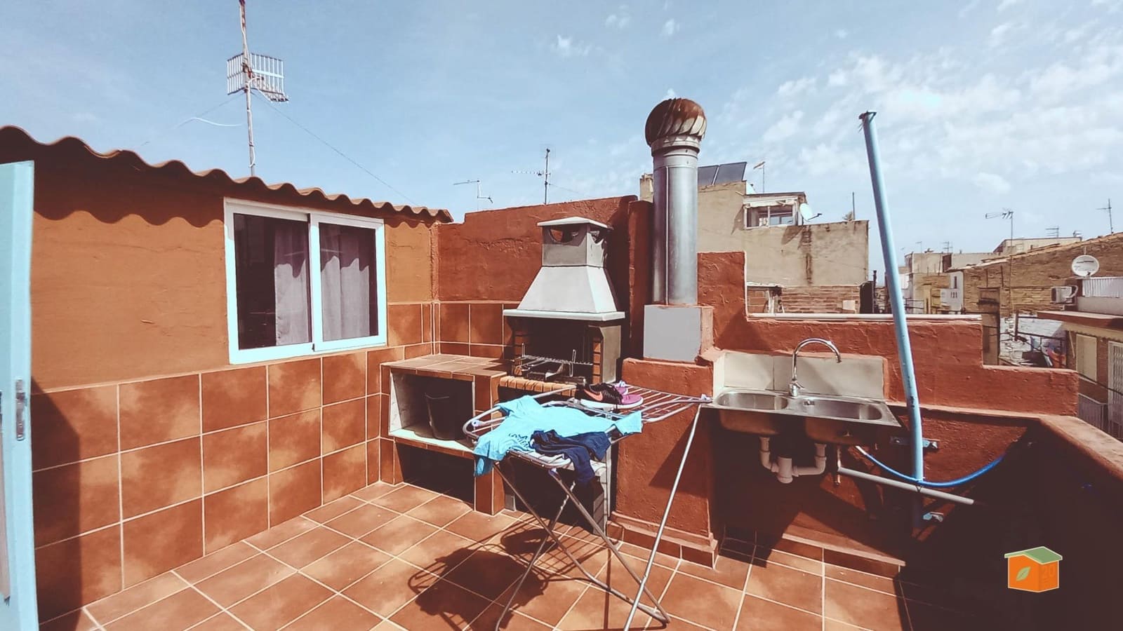 5 bedroom Terraced Villa for sale in Amposta with garage - € 125,000 (Ref: 9922463)