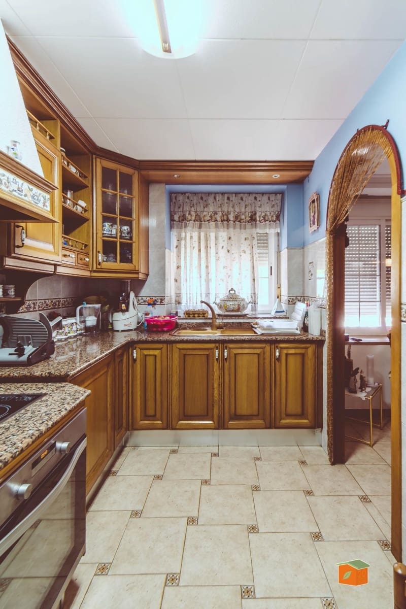 4 bedroom Villa for sale in Vinallop with garage - € 321,000 (Ref: 9966752)