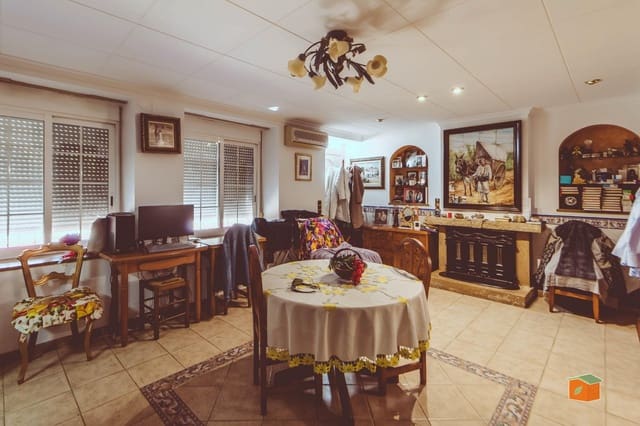 4 bedroom Villa for sale in Vinallop, Tortosa with garage - € 321,000 (Ref: 9966752)