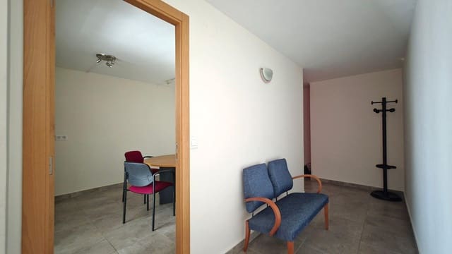 4 bedroom Office for sale in Gandia with garage - € 90,000 (Ref: 10017536)