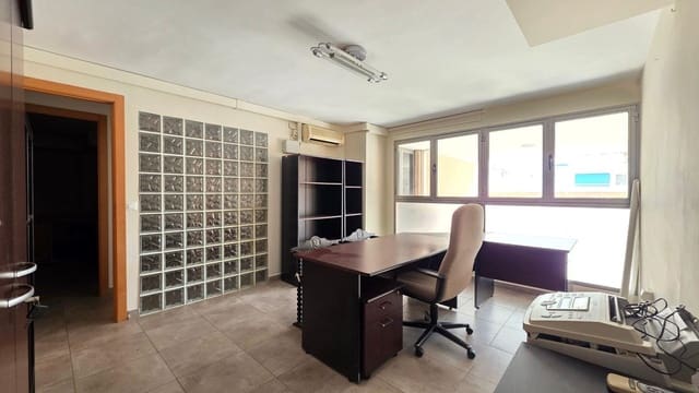 4 bedroom Office for sale in Gandia with garage - € 90,000 (Ref: 10017536)