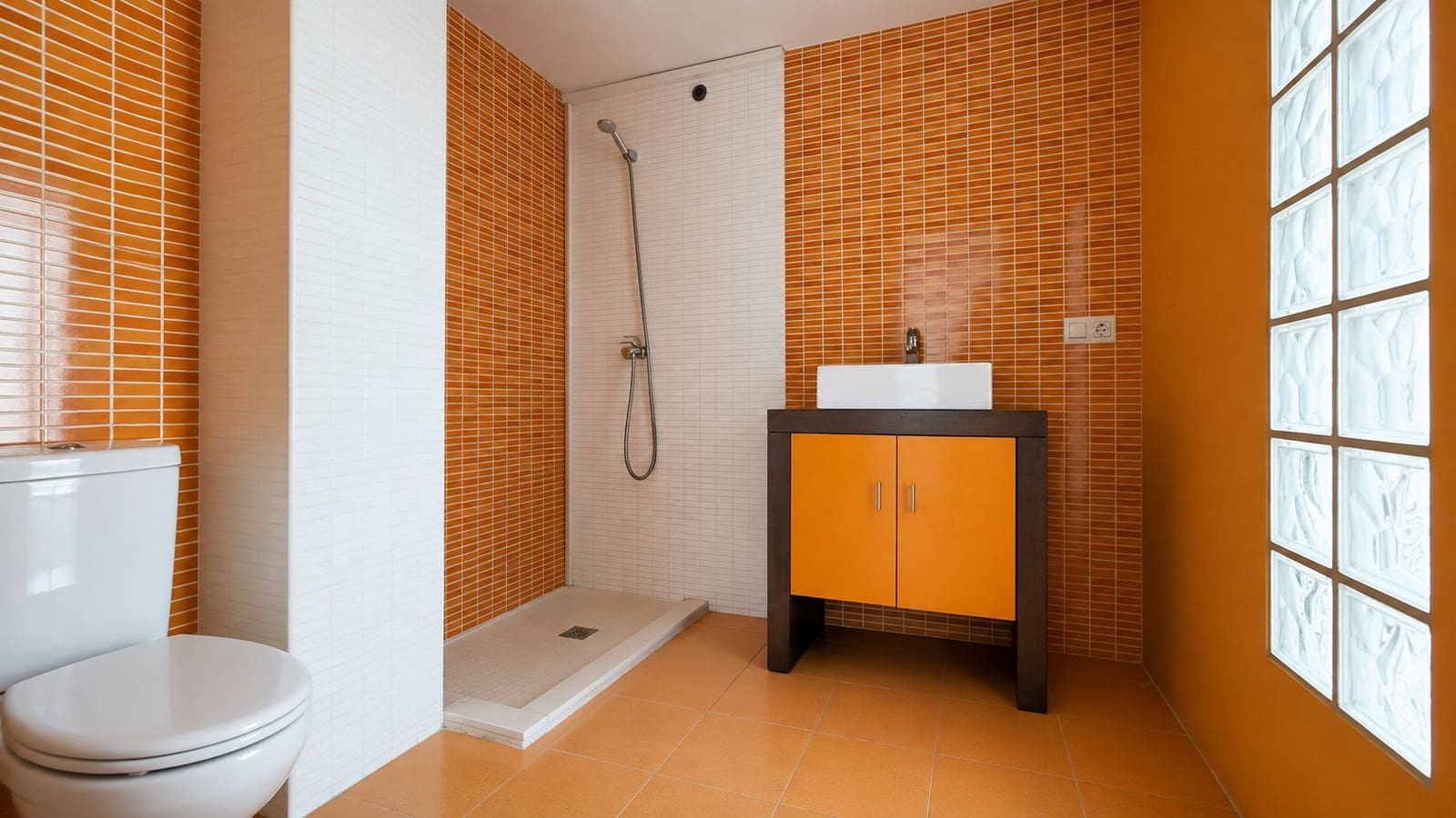 4 bedroom Office for sale in Gandia with garage - € 90,000 (Ref: 10017536)