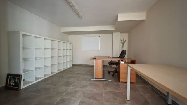 4 bedroom Office for sale in Gandia with garage - € 90,000 (Ref: 10017536)