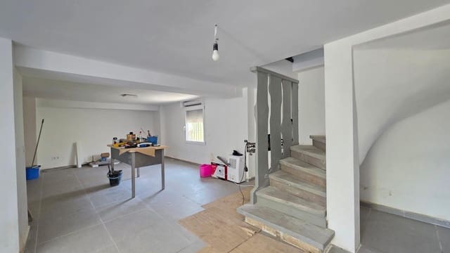4 sovrum Villa till salu i Gandia - 299 999 € (Ref: 10025642)