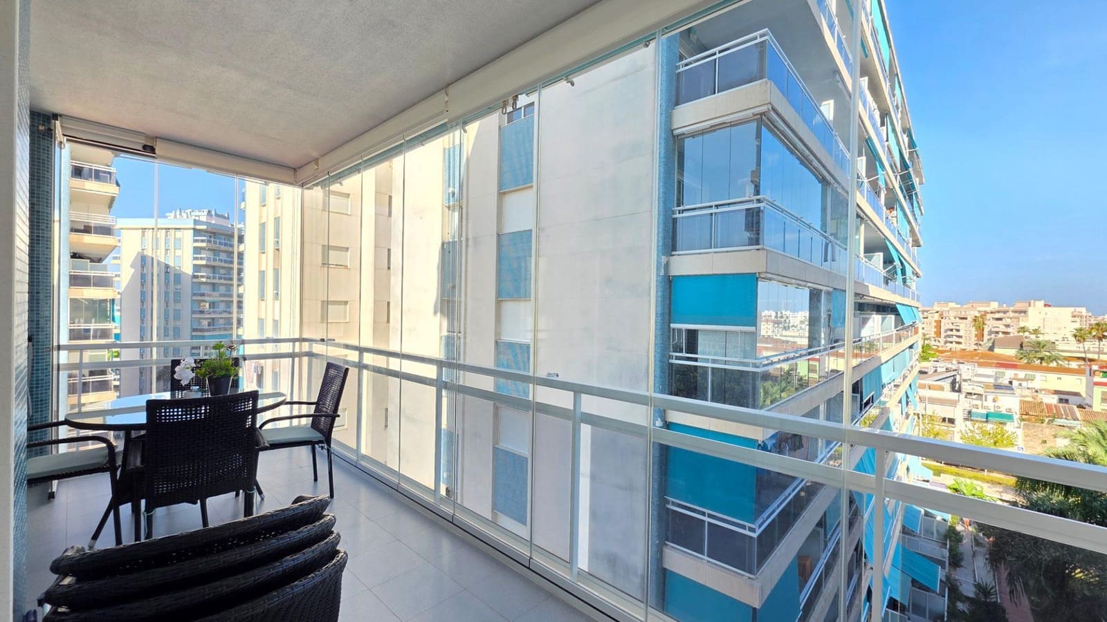 Apartamento de 3 habitaciones en Gandia en alquiler con piscina garaje - 1.000 € (Ref: 10030601)