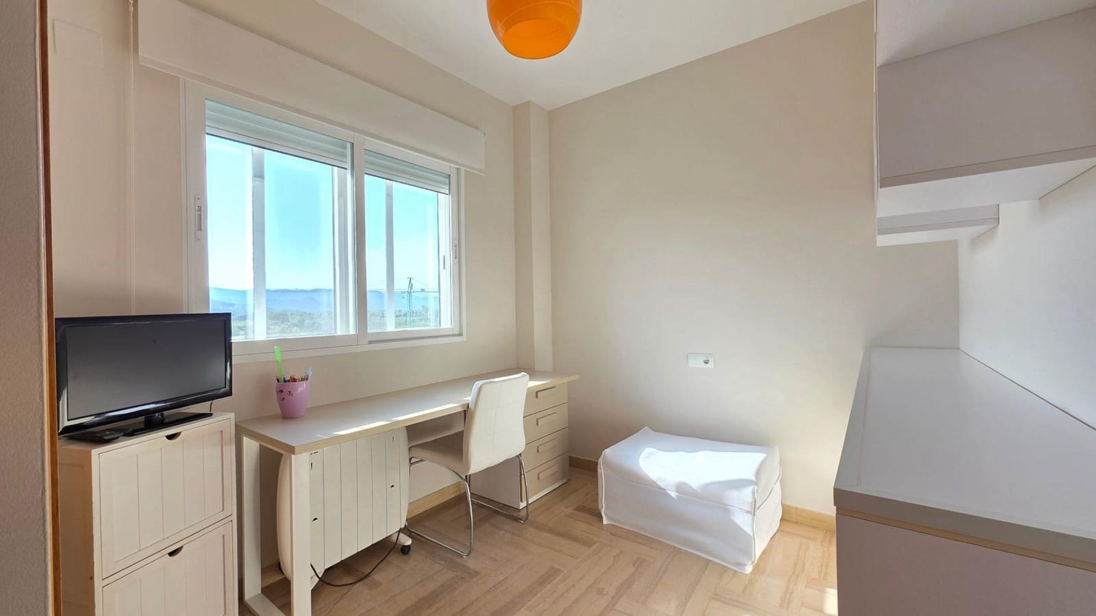 Apartamento de 3 habitaciones en Gandia en alquiler con piscina garaje - 1.000 € (Ref: 10030601)