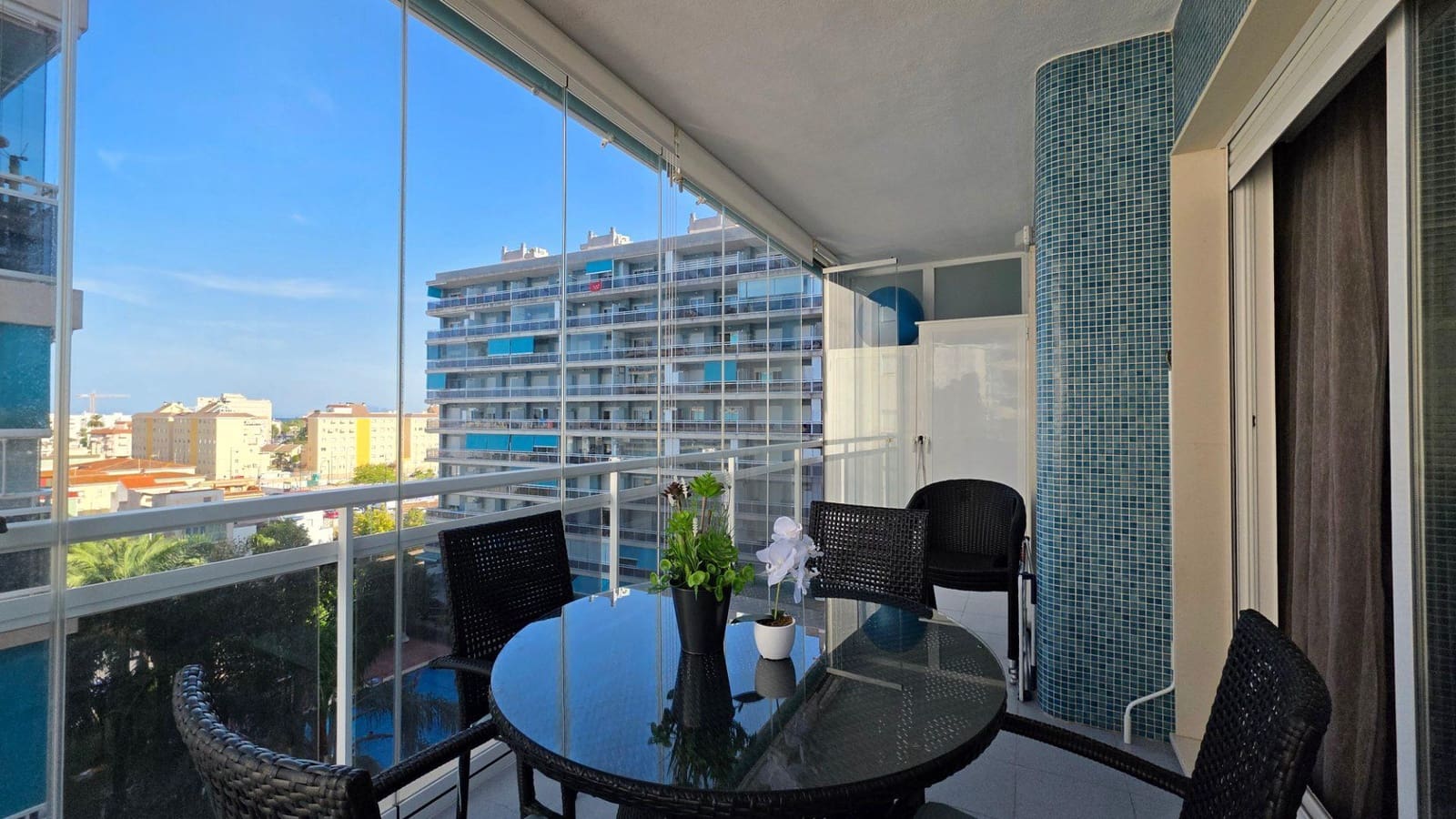 Apartamento de 3 habitaciones en Gandia en alquiler con piscina garaje - 1.000 € (Ref: 10030601)