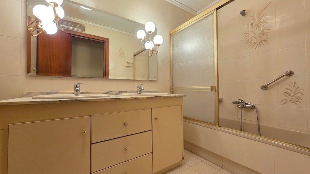 5 makuuhuone Asunto myytävänä paikassa Gandia mukana 
autotalli - 375 000 € (Ref: 10043032)