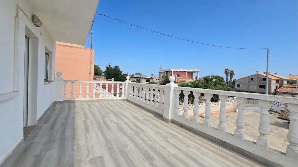4 bedroom Villa for sale in Gandia with garage - € 299,990 (Ref: 10047336)