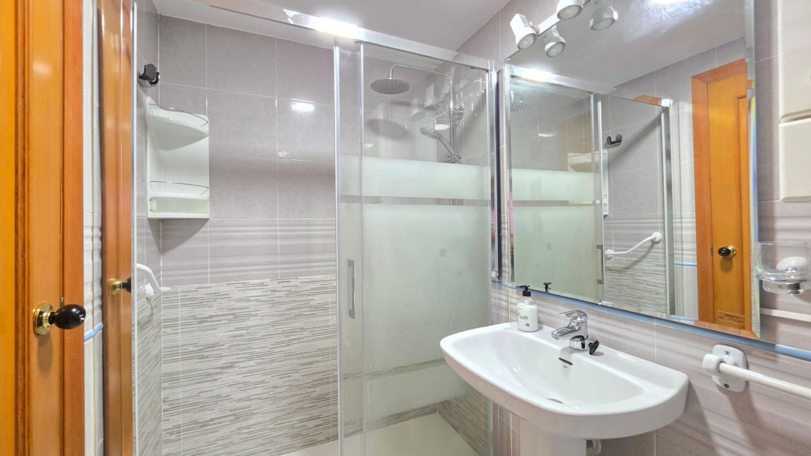 Piso de 3 habitaciones en Gandia en venta con piscina garaje - 229.000 € (Ref: 10097361)