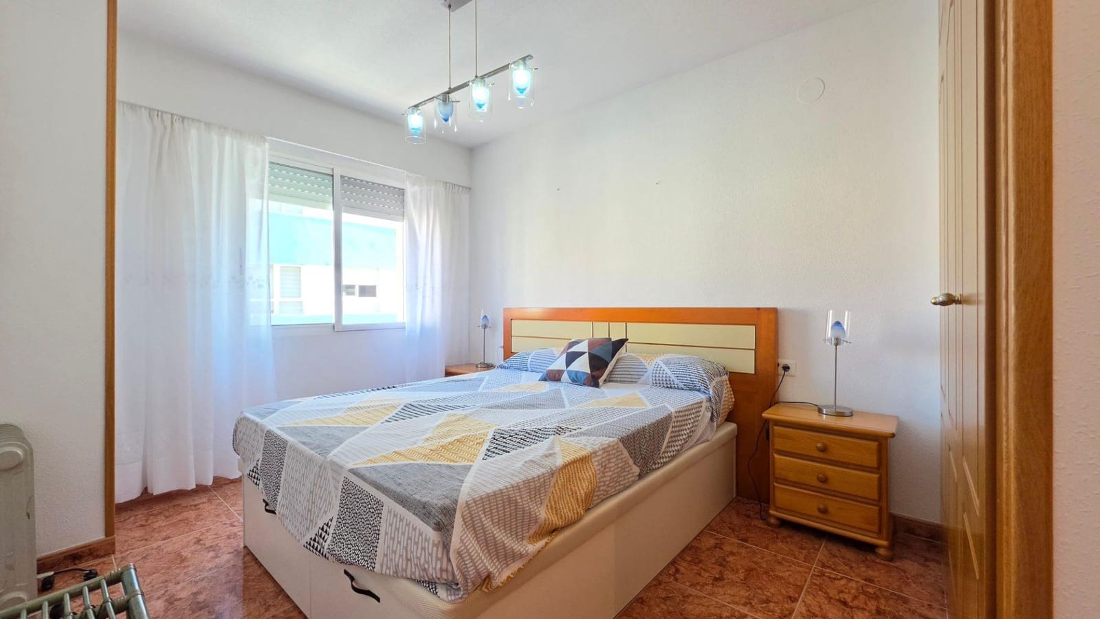 3 makuuhuone Asunto myytävänä paikassa Gandia mukana 
autotalli - 219 900 € (Ref: 10099470)