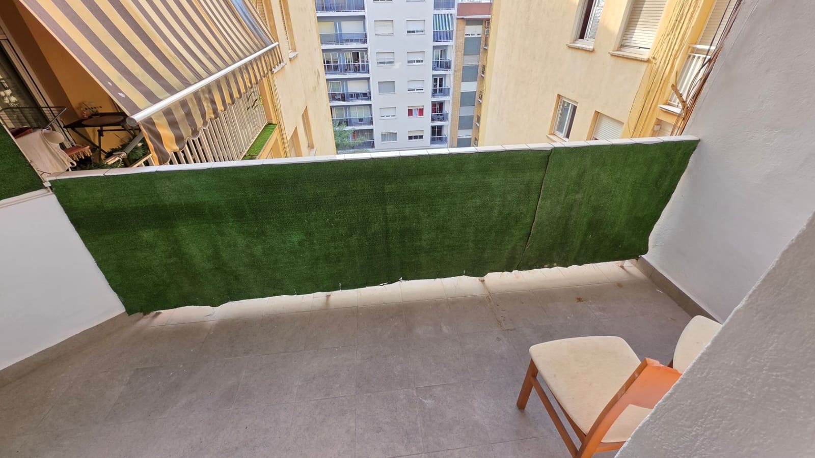 Apartamento de 3 habitaciones en Gandia en alquiler - 950 € (Ref: 10112023)