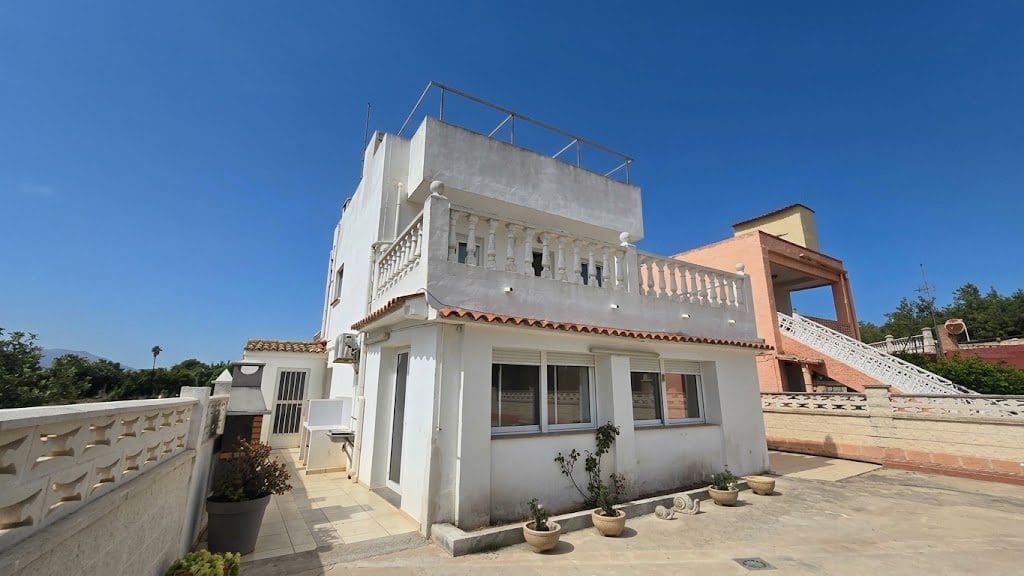 4 bedroom Villa for sale in Gandia with garage - € 295,000 (Ref: 10112037)