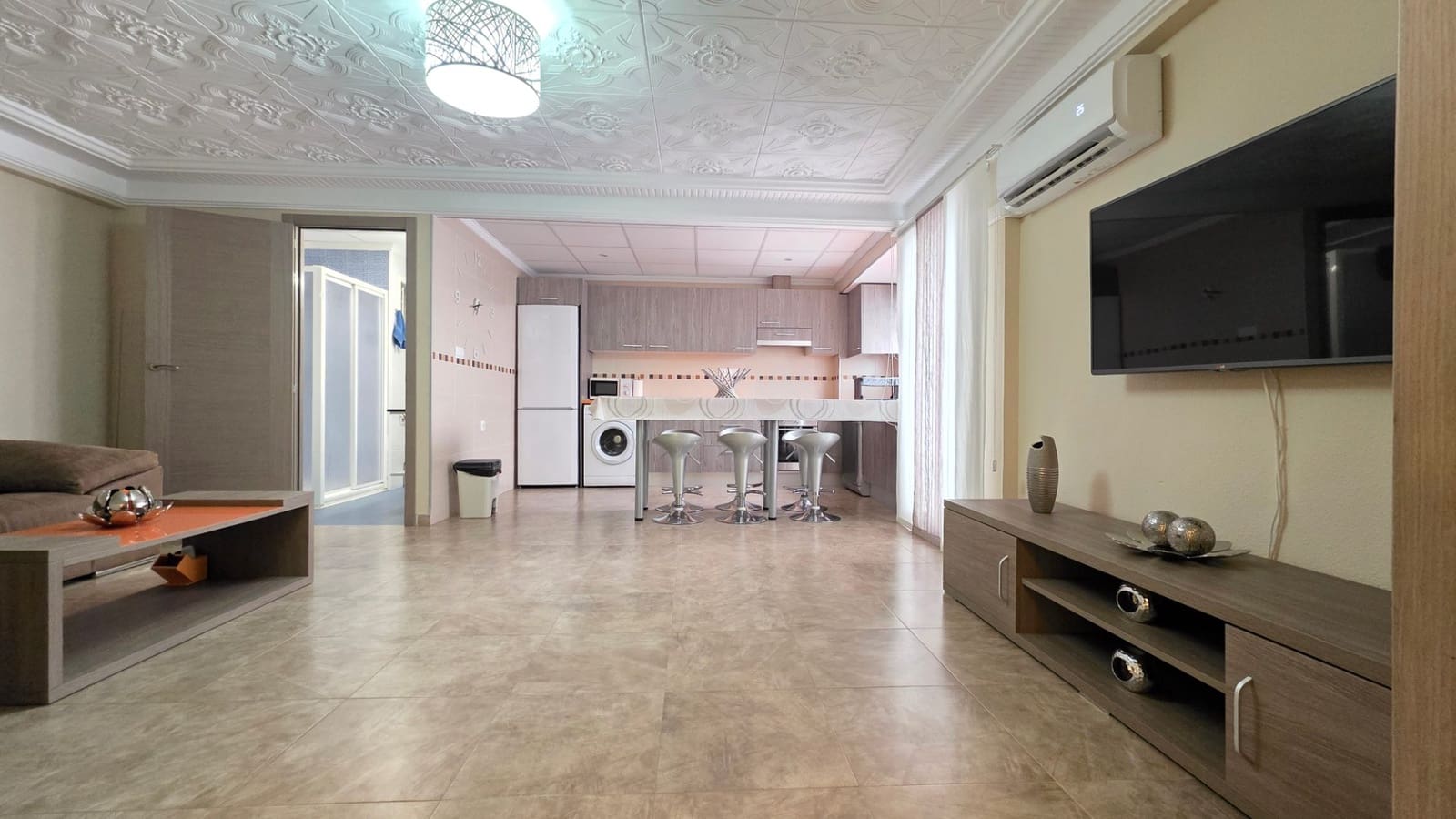 3 slaapkamer Appartement te huur in Gandia - € 750 (Ref: 10112038)