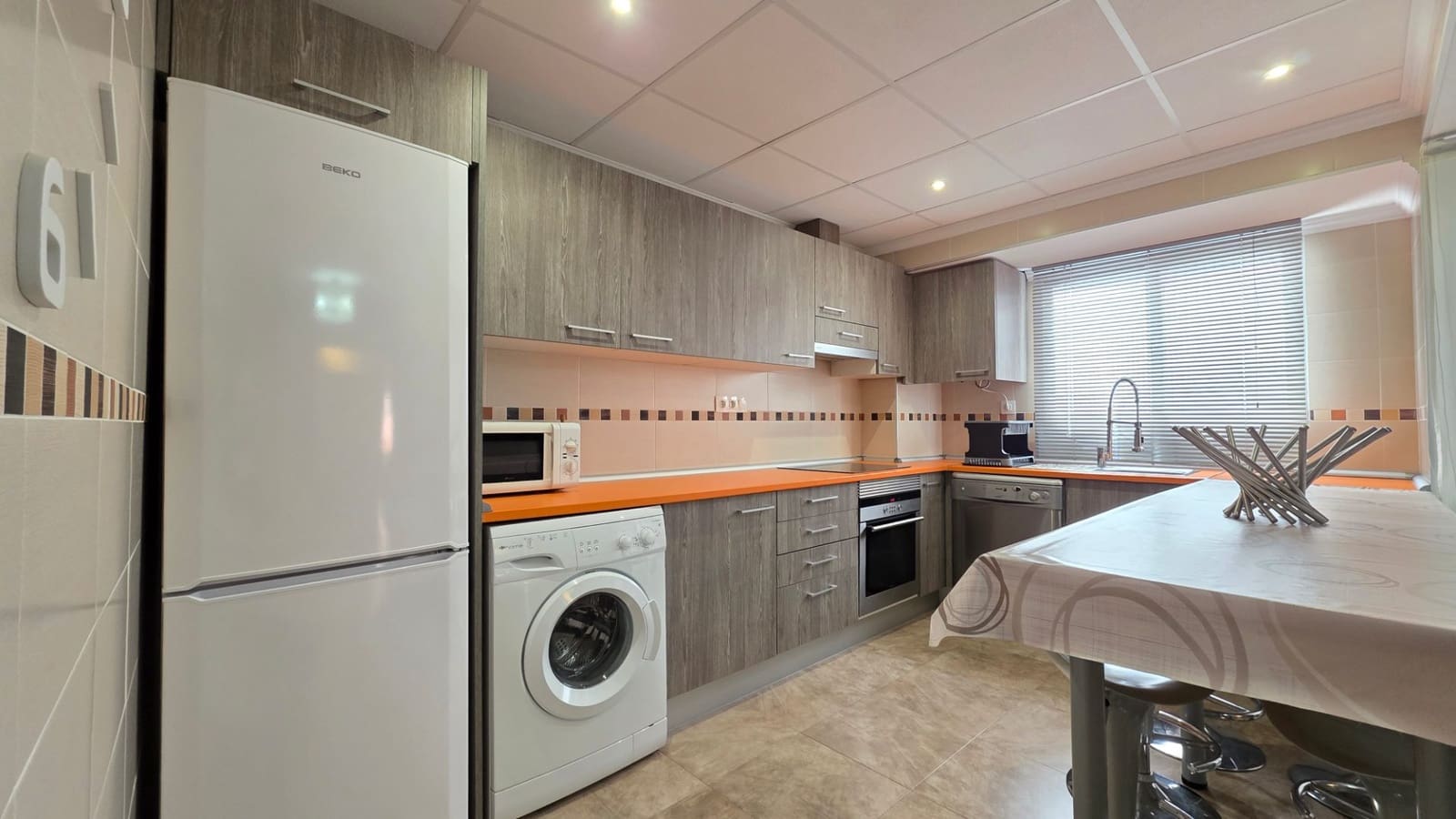 3 slaapkamer Appartement te huur in Gandia - € 750 (Ref: 10112038)