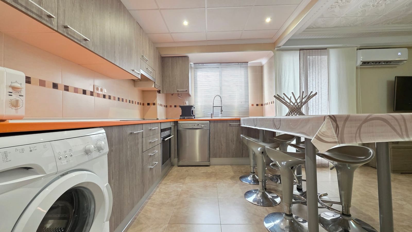 3 slaapkamer Appartement te huur in Gandia - € 750 (Ref: 10112038)