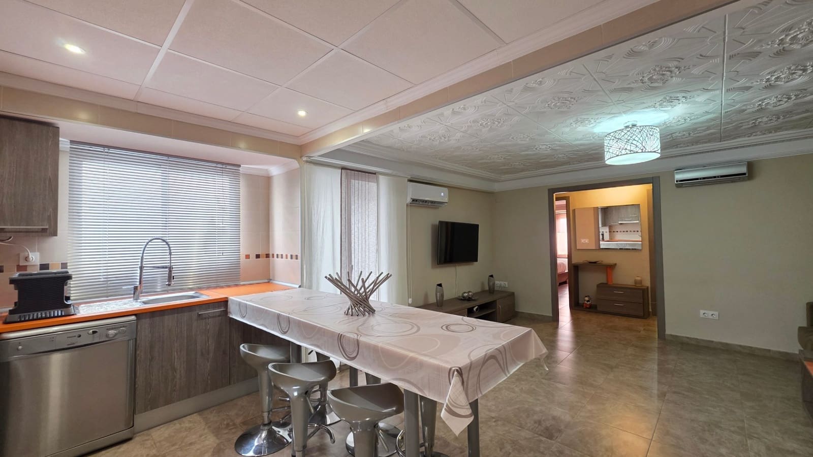 3 slaapkamer Appartement te huur in Gandia - € 750 (Ref: 10112038)