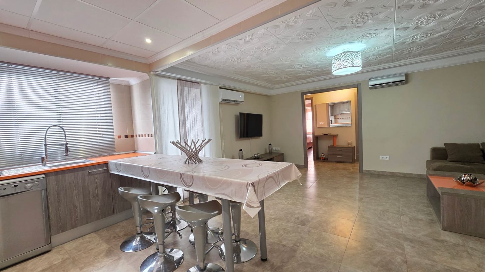 3 slaapkamer Appartement te huur in Gandia - € 750 (Ref: 10112038)