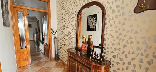 5 slaapkamer Appartement te koop in Oliva Pueblo, Oliva - € 220.000 (Ref: 10112039)