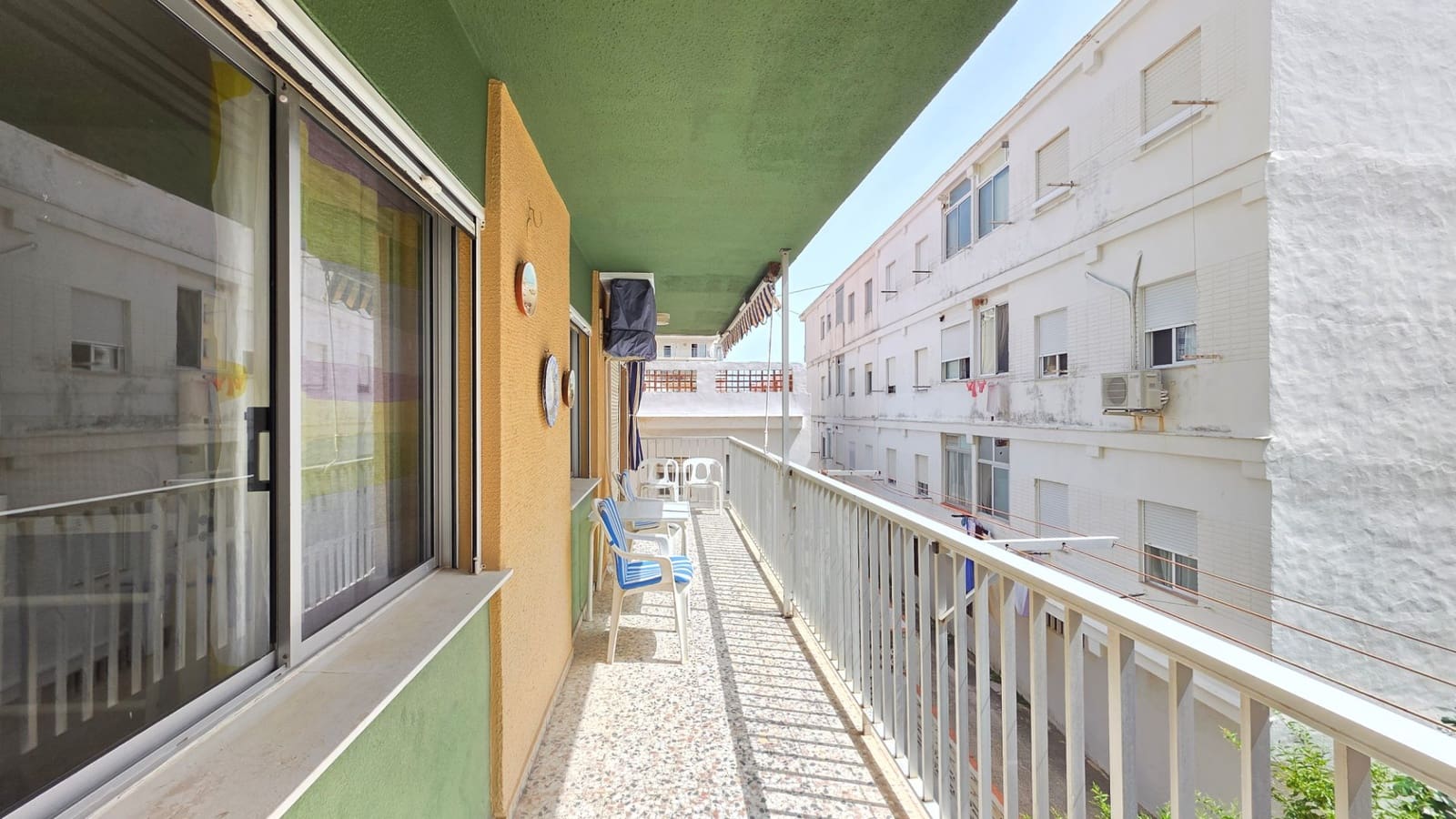 3 bedroom Apartment for rent in Gandia - € 850 (Ref: 10112042)