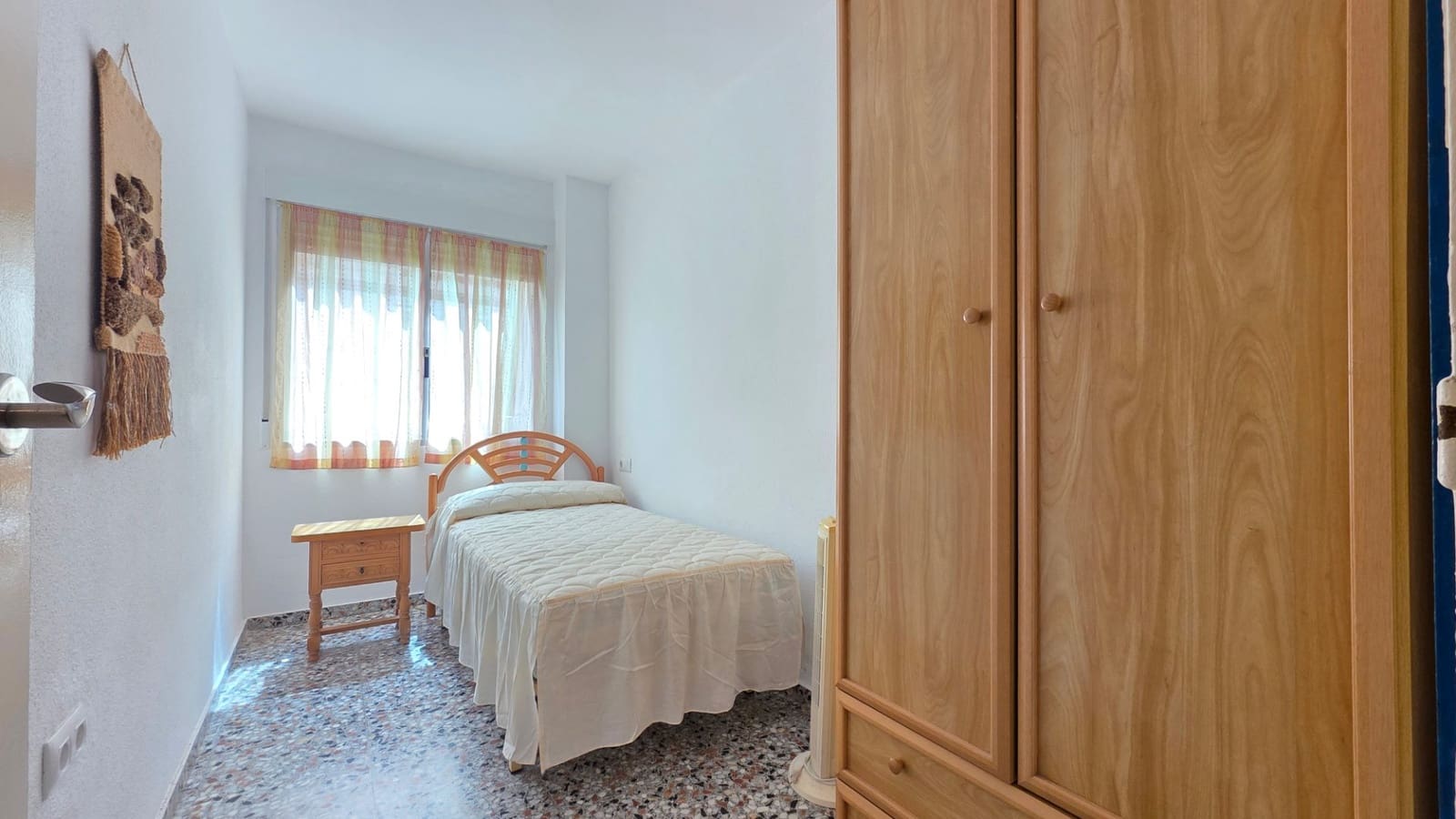 3 bedroom Apartment for rent in Gandia - € 850 (Ref: 10112042)