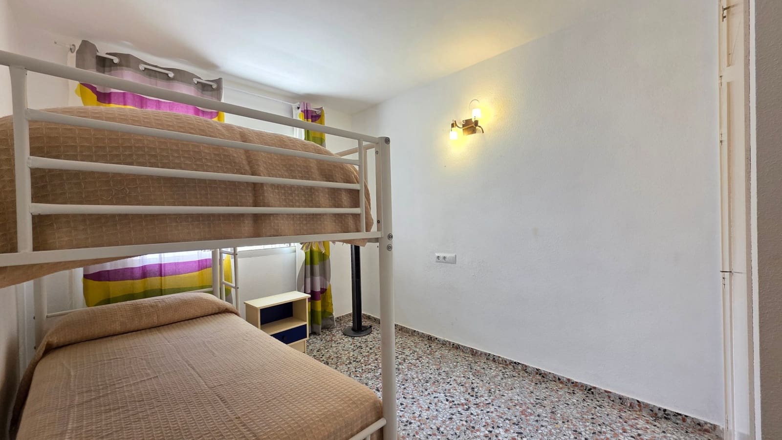 3 bedroom Apartment for rent in Gandia - € 850 (Ref: 10112042)