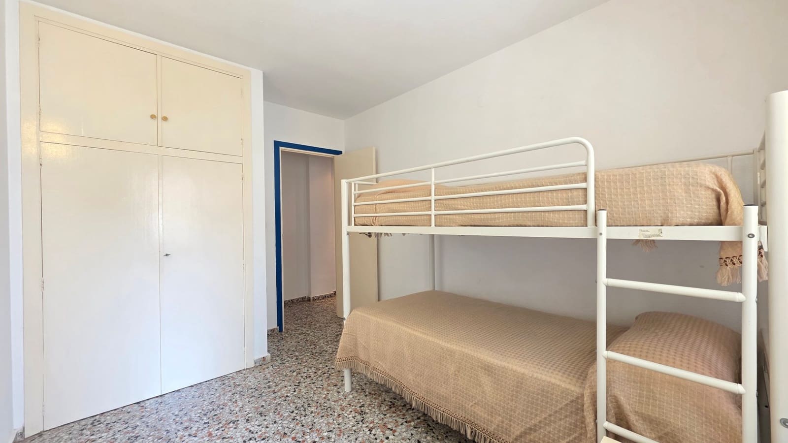 3 bedroom Apartment for rent in Gandia - € 850 (Ref: 10112042)