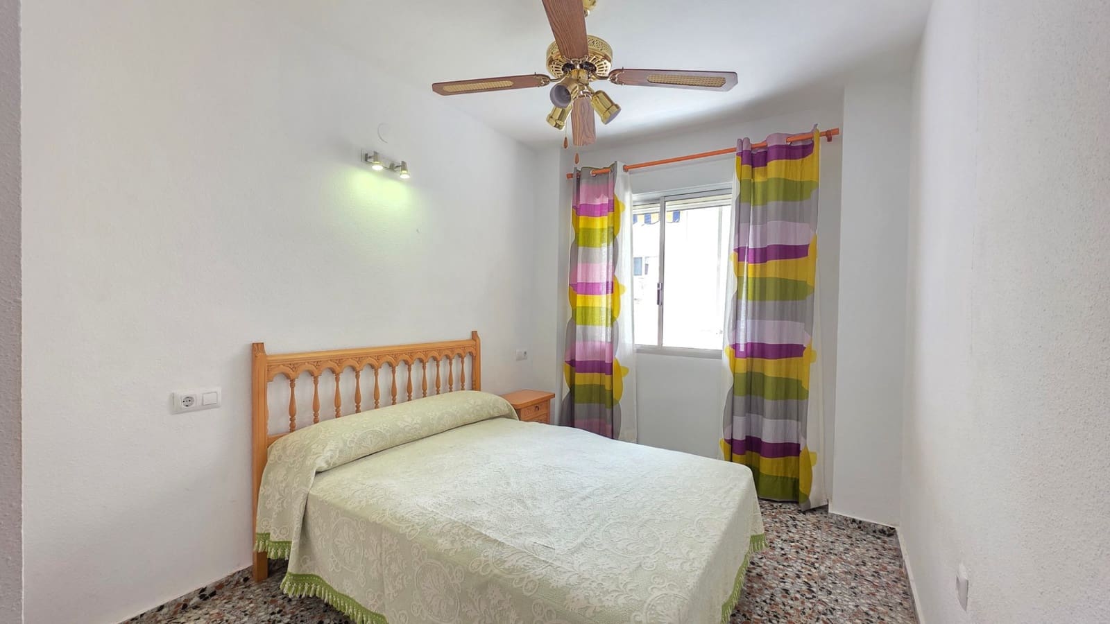 3 bedroom Apartment for rent in Gandia - € 850 (Ref: 10112042)