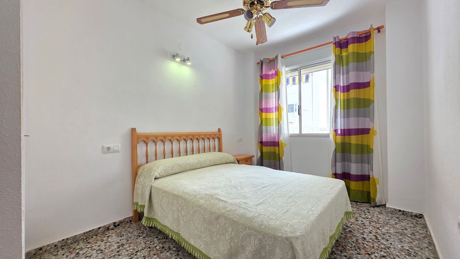 3 bedroom Apartment for rent in Gandia - € 850 (Ref: 10112042)